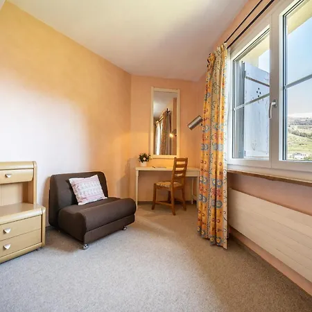 7004 Gemuetlich Eingerichtete Mit Wunderschoen Bewachsener Terrasse דירה