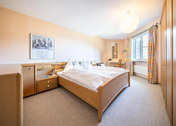 7004 Gemuetlich Eingerichtete Mit Wunderschoen Bewachsener Terrasse Vulpera