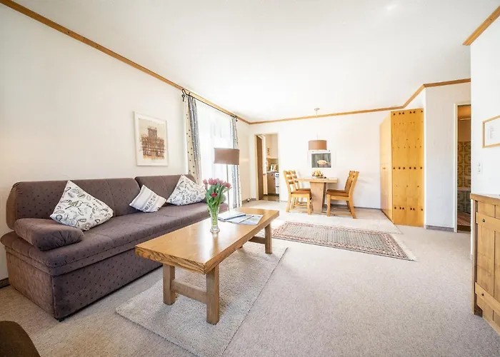 7004 Gemuetlich Eingerichtete Mit Wunderschoen Bewachsener Terrasse Apartman